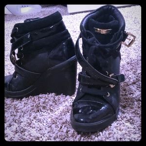 MK wedges